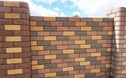 Забор из гиперпрессованного кирпича